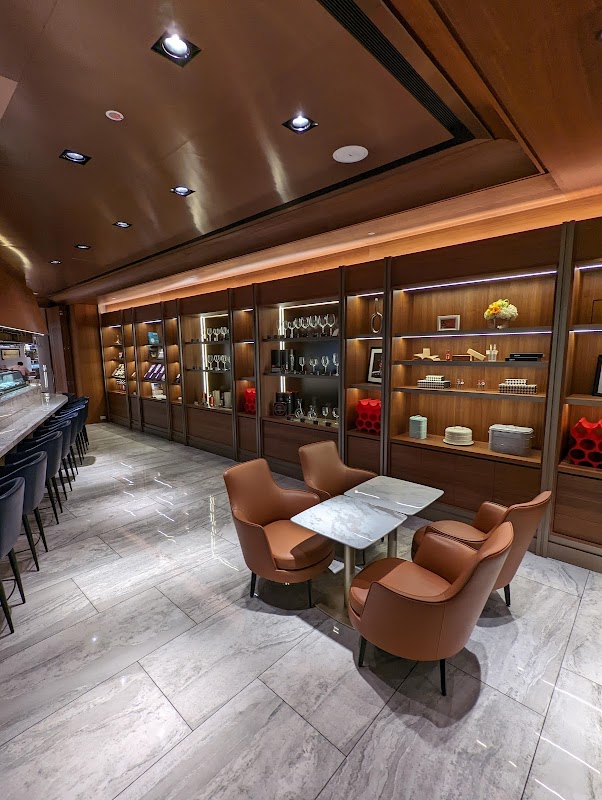 aaa WINE CELLAR &amp; OYSTER BAR