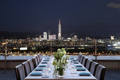 INGE'S Bar & Grill 台北萬豪酒店
